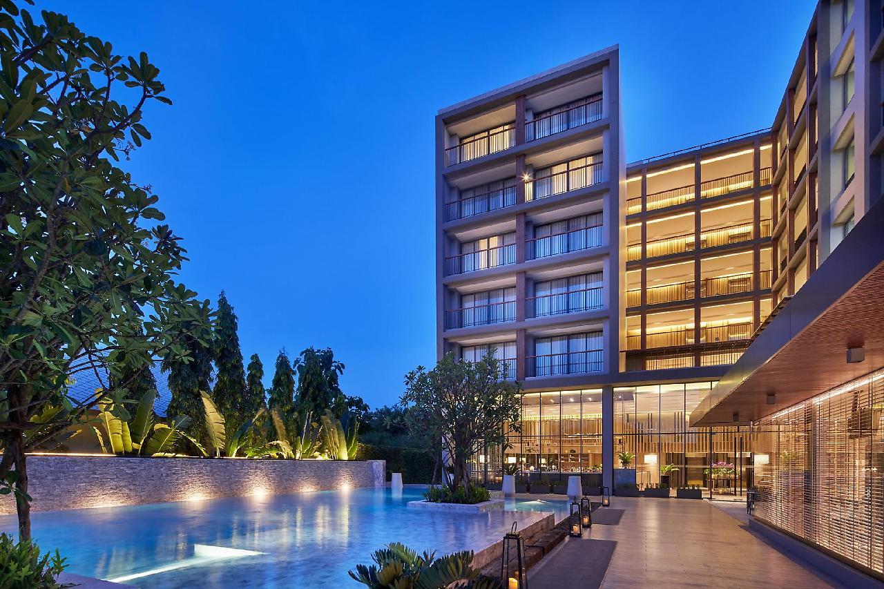 The Park Nine Hotel Suvarnabhumi Bangkok Kültér fotó The hotel's main building