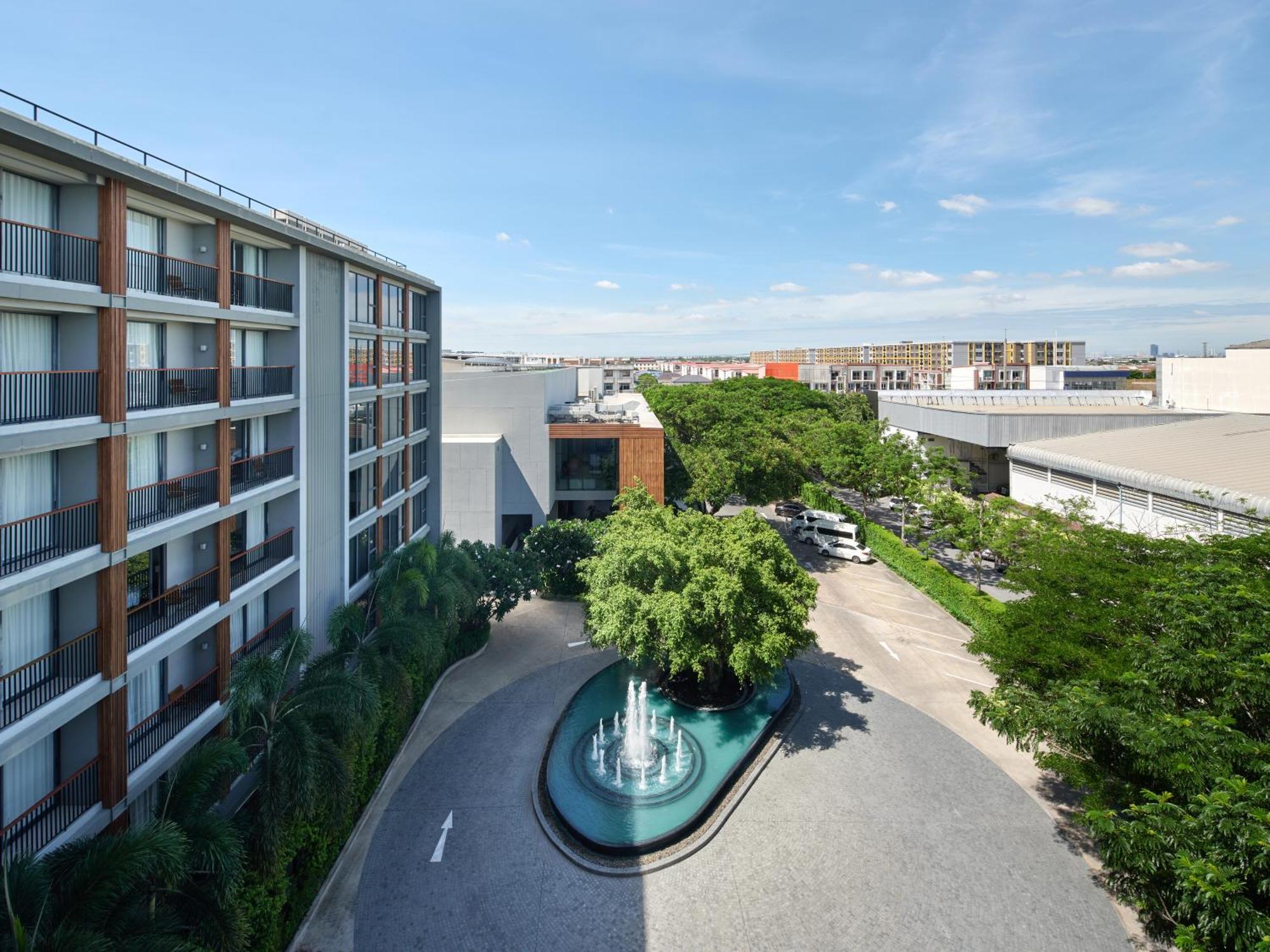 The Park Nine Hotel Suvarnabhumi Bangkok Szoba fotó The Village